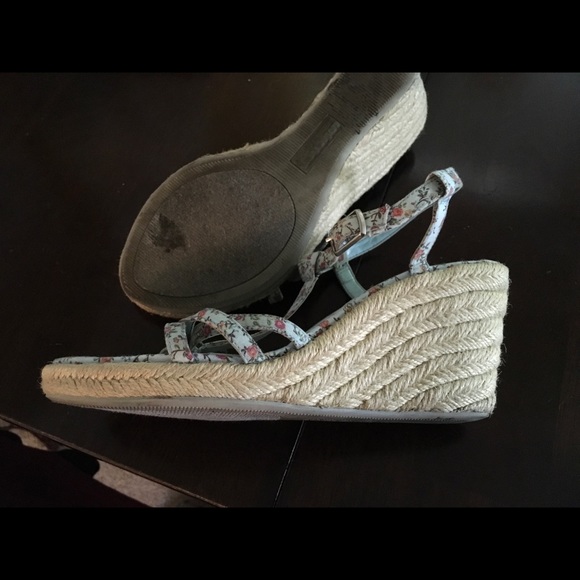 Unlimited Kenneth Cole Size 7 Wedge Sandal - Picture 5 of 7